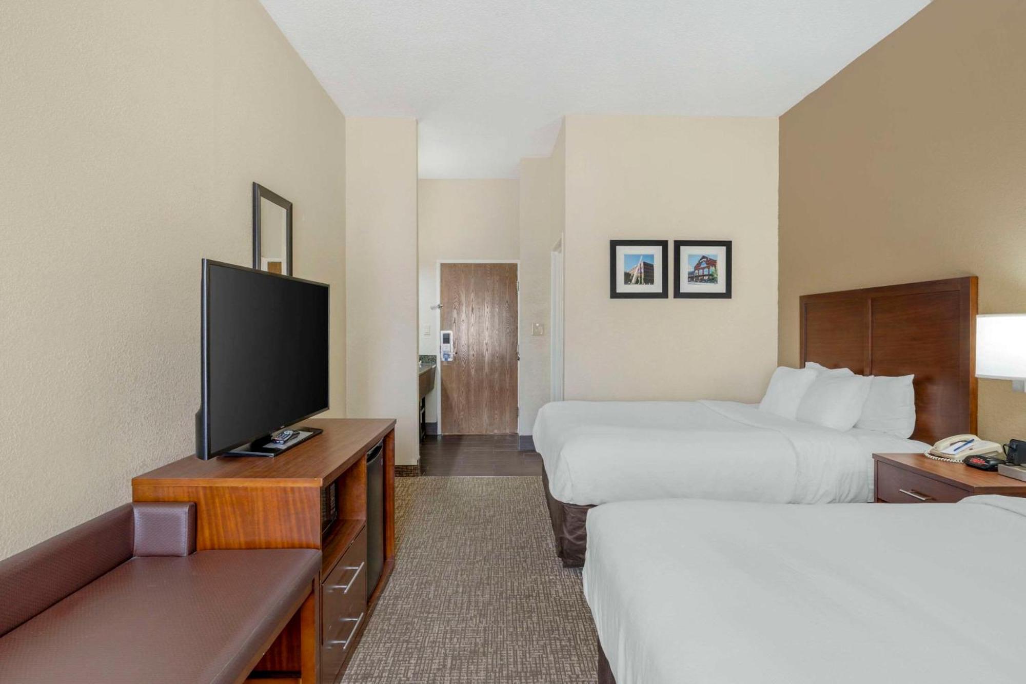 Comfort Inn & Suites La Grange Exterior photo